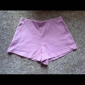 Lululemon ribbed Softstreme high rise short 2” sz 8